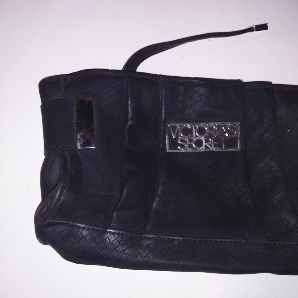 Victoria Secret Wristlet Purse Bag Black Logo Snakeskin Print Silver Hardware 9 - Picture 4 of 10